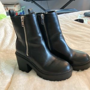 Size 6 black Urban Outfitters platform boots